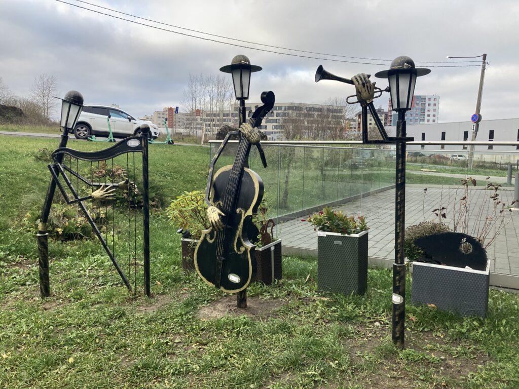 Klaverikonkursside v&otilde;luv ja vastuoluline maailm