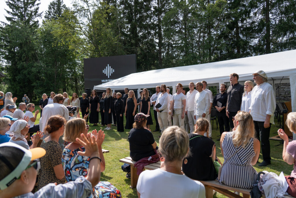 Mitte sajaga, vaid saja poole – Veljo Tormise virtuaalkeskus