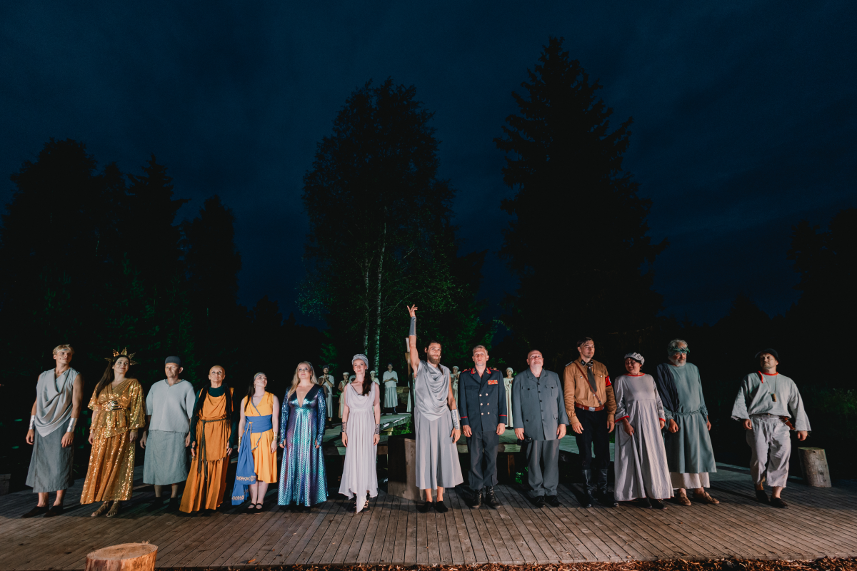 Lõpukummardus. FOTO REIGO TEERVALT