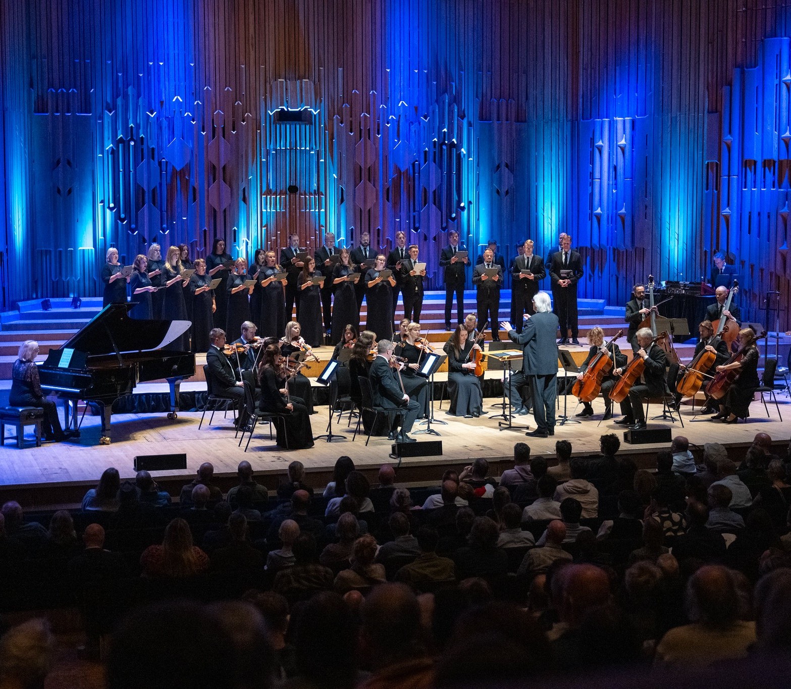 Eesti Filharmoonia Kammerkoor ja Tallinna Kammerorkester Tõnu Kaljuste juhatusel esinemas Londonis Barbican Center'is.