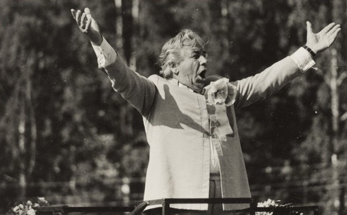 Veri viib r&auml;hnipoja puu otsa. Maestro Uno Uiga 100