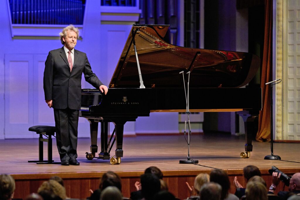 Maailma t&auml;hed tervitavad Čiurlionist