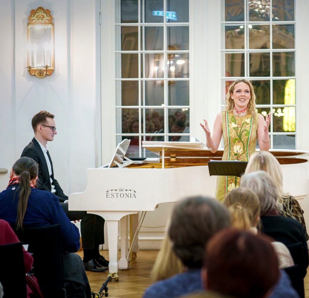 Muinaslugu lumises Kadriorus. Karis Trassi kontserdist.